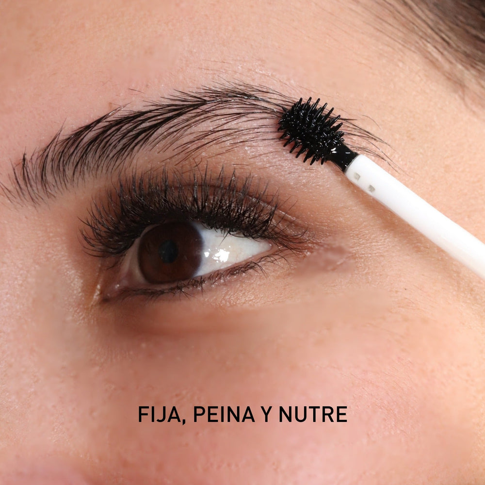 Gel de ceja Fix & Grow que fija y nutre de MEIN Beauty