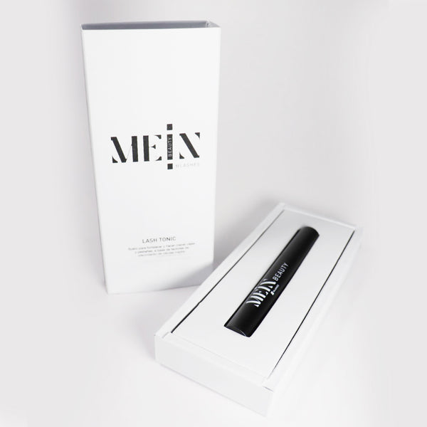 Frasco y aplicador del Tonic para pestañas de MEIN Beauty